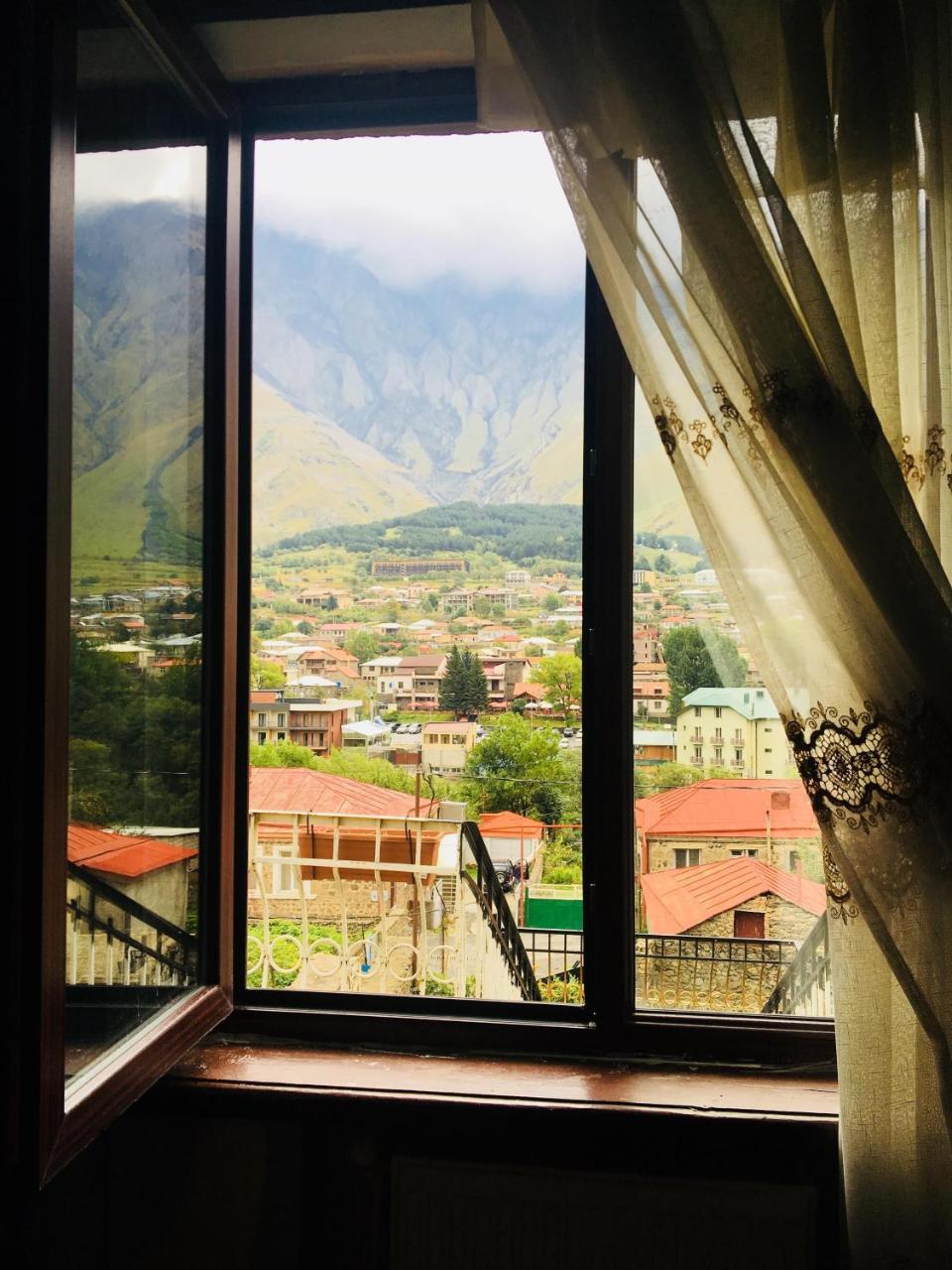 Maia'S Guest House Gergeti Kazbegi Esterno foto